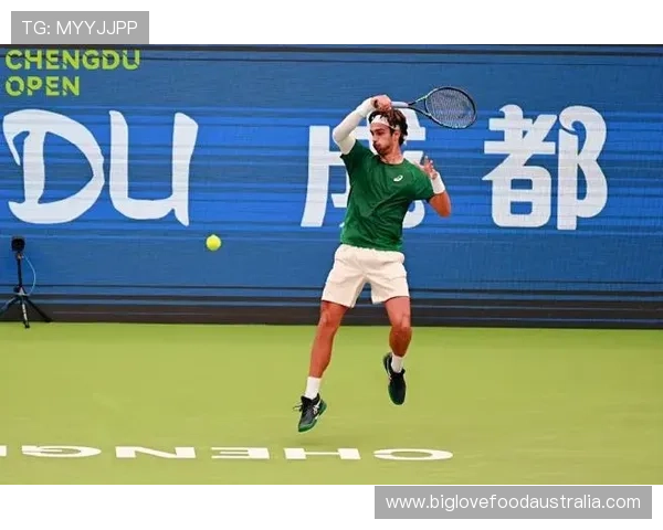 2025年网球赛季回顾与展望 新星崛起与老将传奇交替的精彩瞬间 2025年网球赛季回顾与展望 新星崛起与老将传奇交替的精彩瞬间