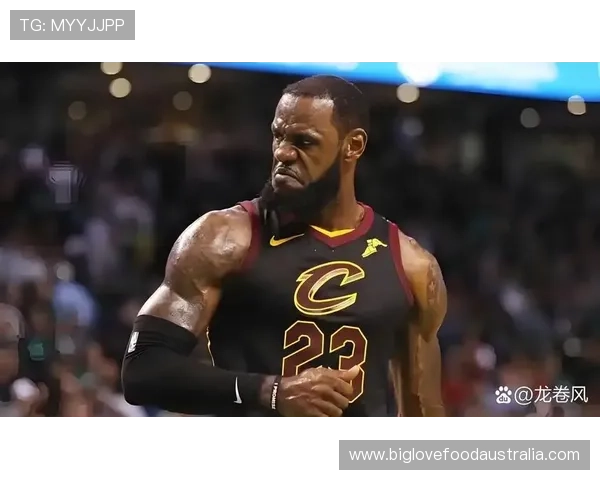 NBA赛季最新动态:湖人快船对决引发热议 詹姆斯表现超常成焦点 NBA赛季最新动态:湖人快船对决引发热议 詹姆斯表现超常成焦点