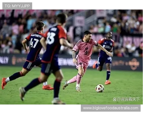 梅西加盟迈阿密国际后首度亮相赛场，带领球队迎战MLS劲旅